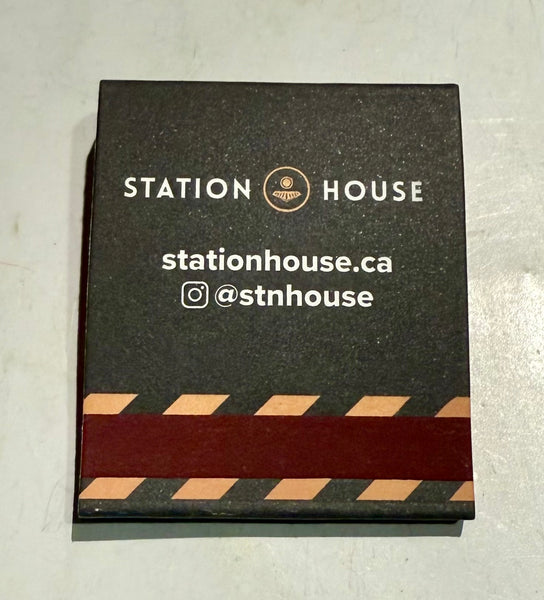 “Station House” 12 strike Retro Feature Matchbook