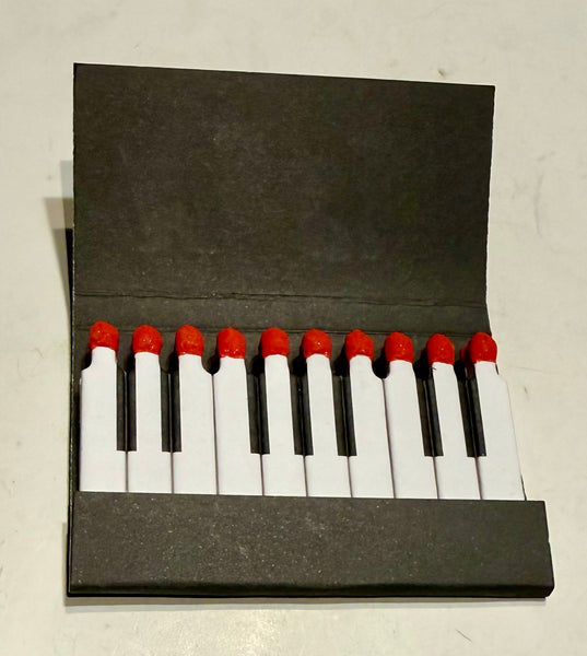 "Lil's" Retro Feature Matchbook